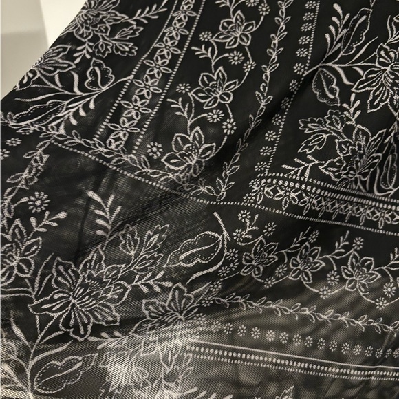 Cable & gauge sheer top - Picture 2 of 4